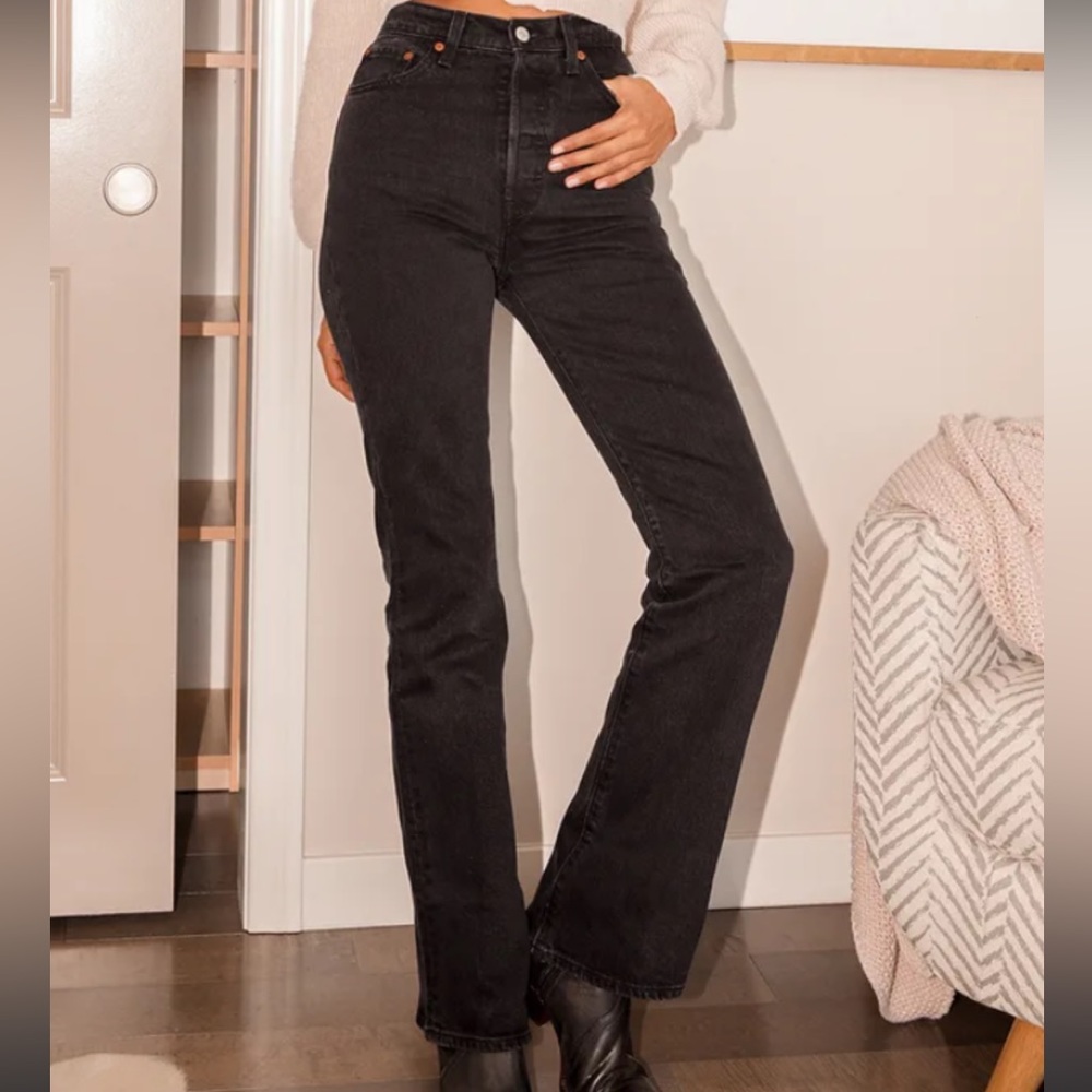 Levi’s Ribcage Cropped Bootcut Jean